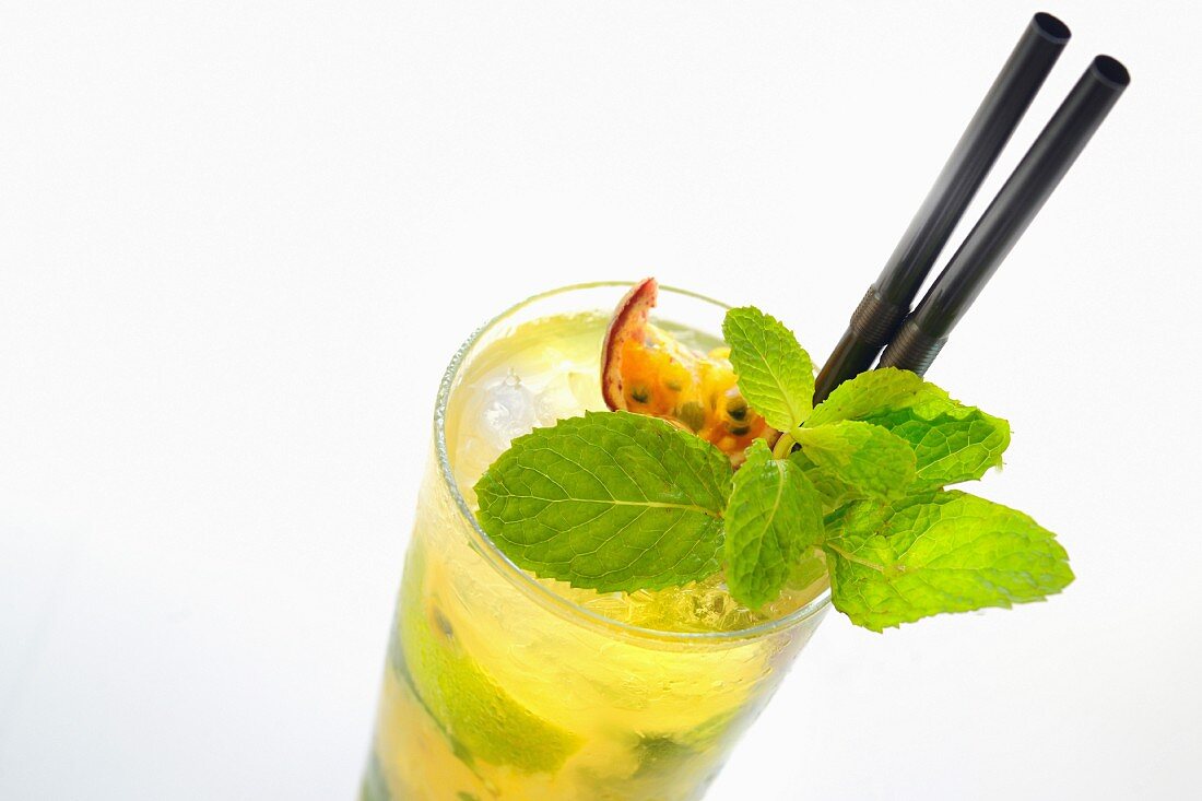 Cocktail Passion Lemon Juice (Cocktail mit Maracuja und Limette)