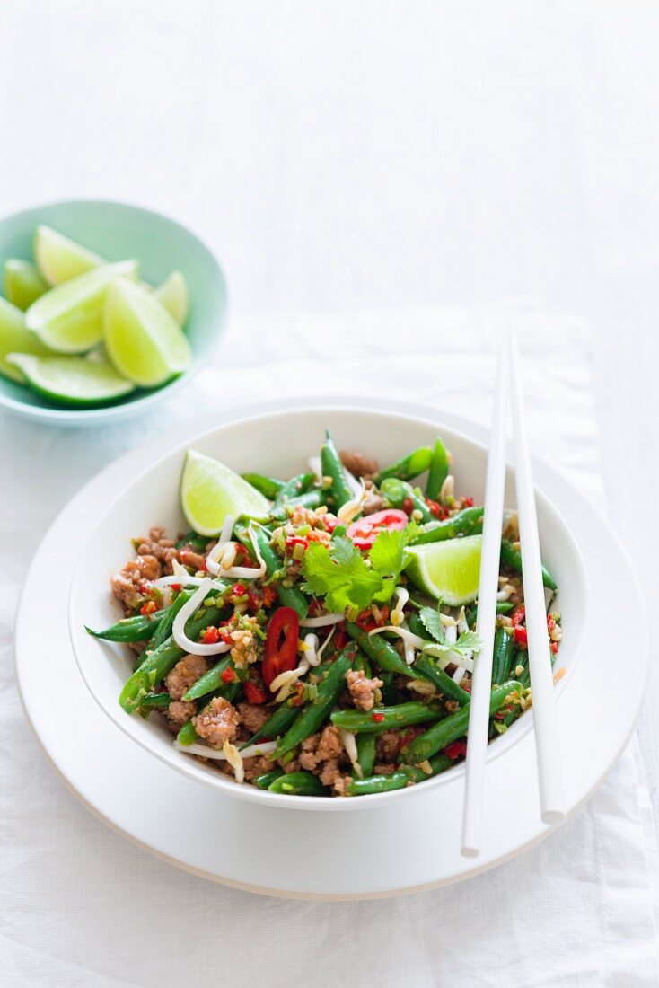 Bohnenpfanne mit Hackfleisch und Limetten (Asien)