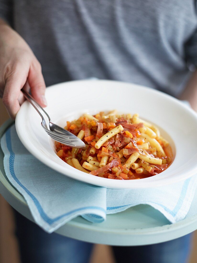 Macaroni with ham and celery