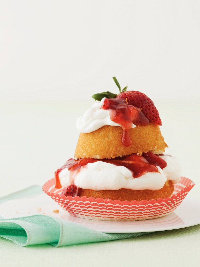 Strawberry-Shortcake-Cupcake (USA)