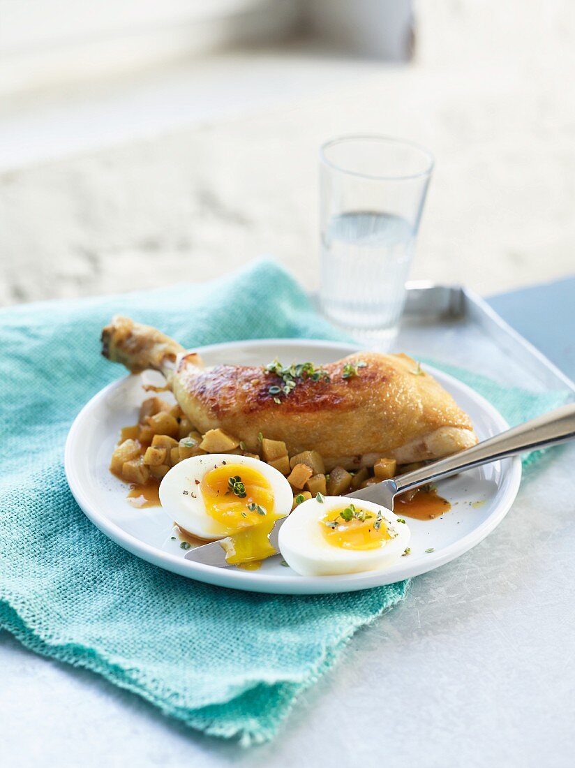 Chicken legs with Jerusalem artichokes and boiled eggs