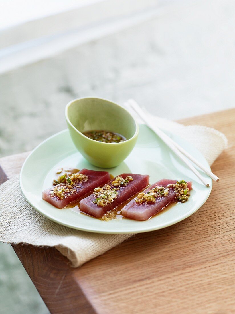 Tuna fish with a sesame seed dressing