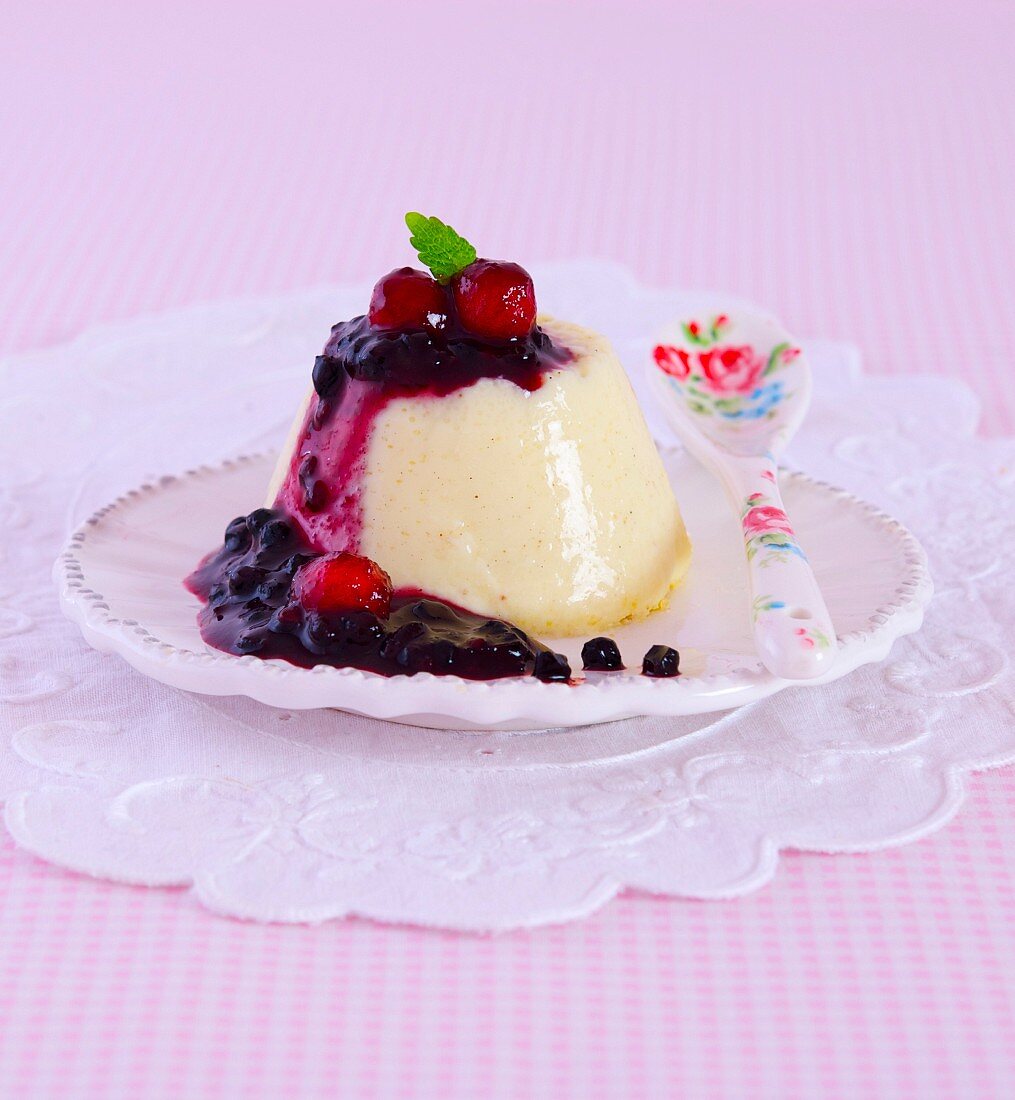 Vanilla flan with berry compote