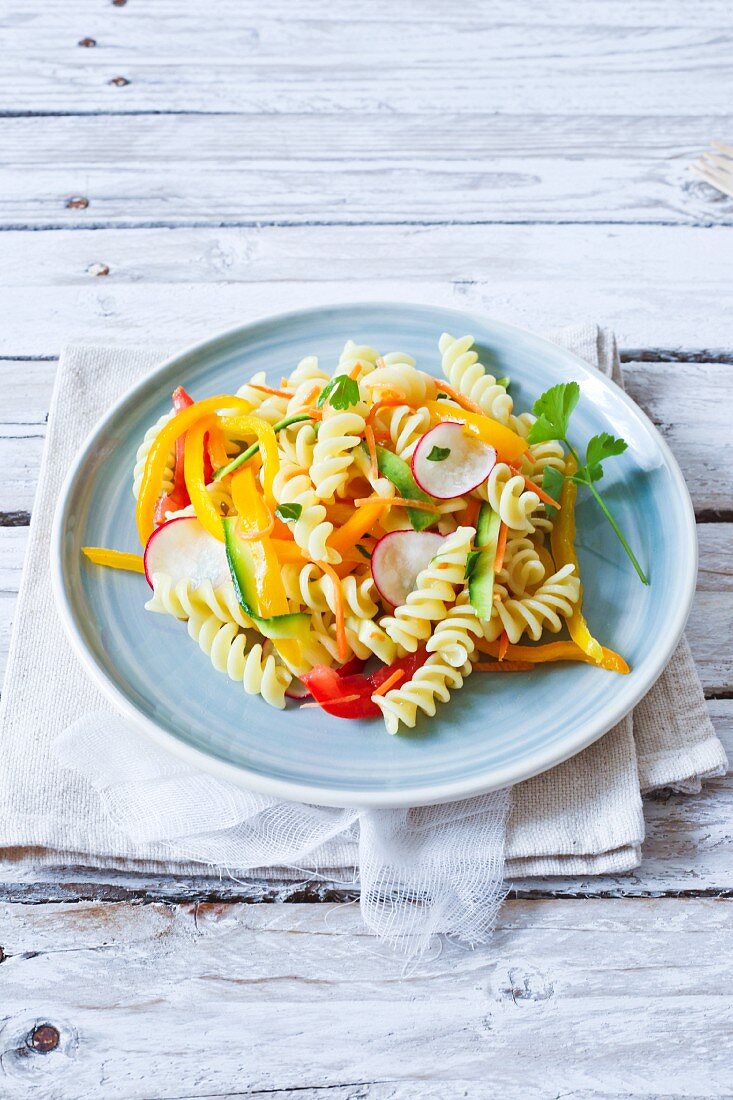 Fusilli mit buntem Gemüse