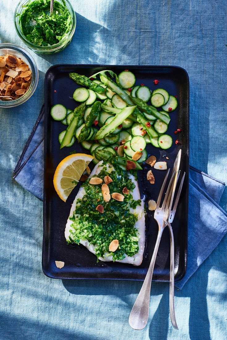 Cod fillet with pesto and green vegetables