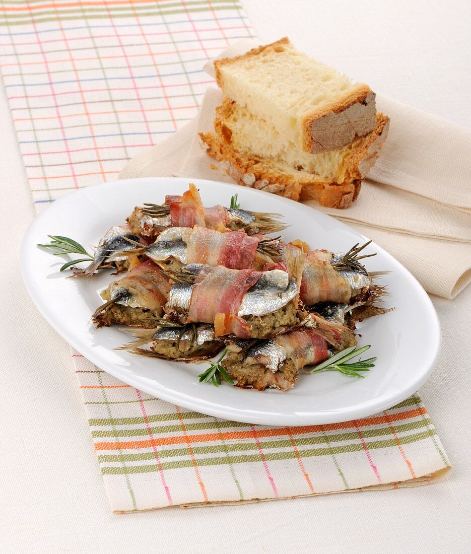 Stuffed anchovies with rosemary