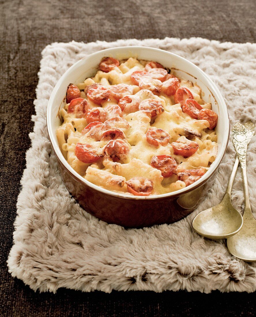 Macaroni and Cheese mit Tomaten und Chorizo
