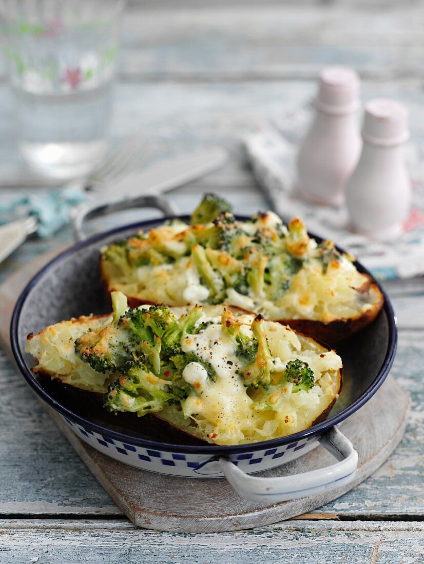 Grilled potatoes with cheese and broccoli
