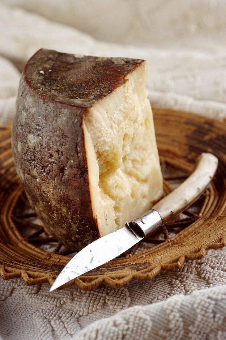 Fiore sardo (Sardinian sheep's cheese, Italy)