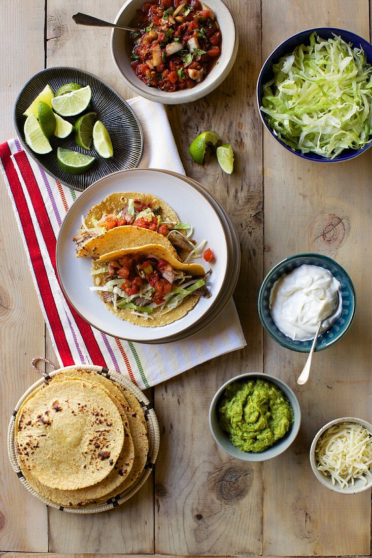 Tacos mit verschiedenen Zutaten (Mexiko)