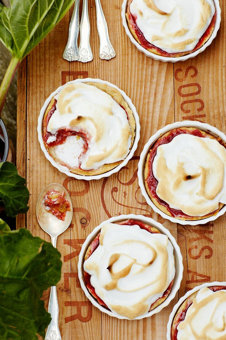 Rhubarb tartlets topped with meringue