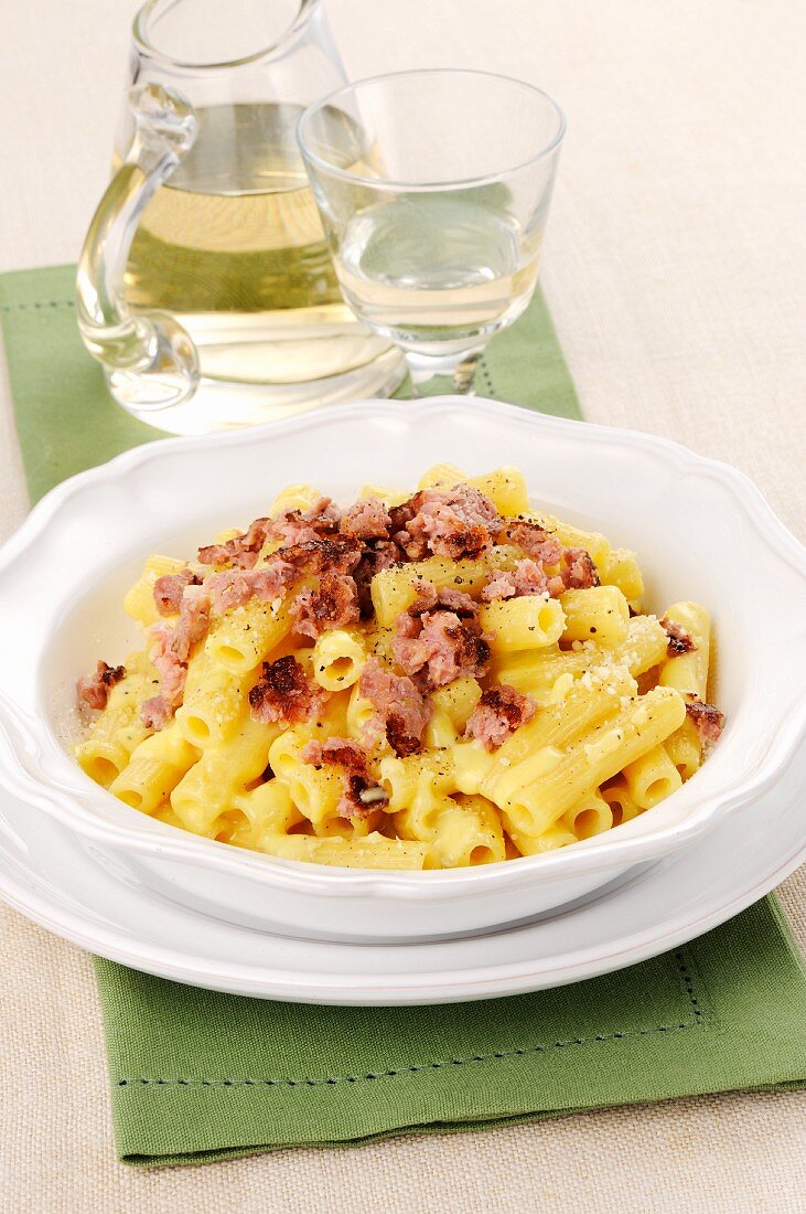 Pasta with a cream and ham crumbs