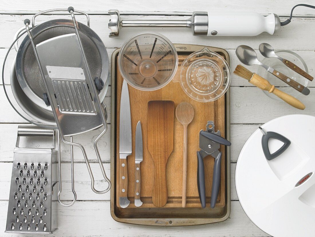 various mechanical and electric kitchen utensils