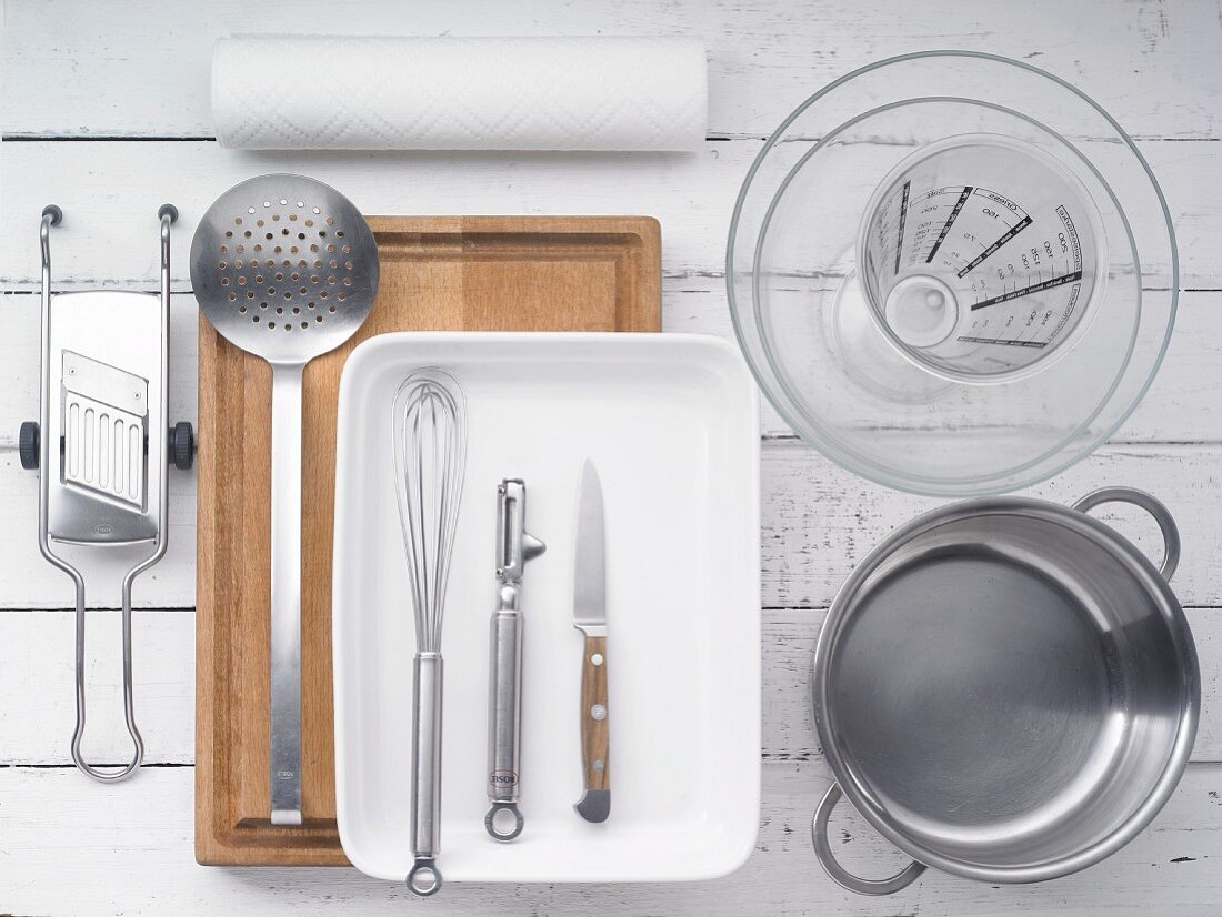 Kitchen utensils for making bakes