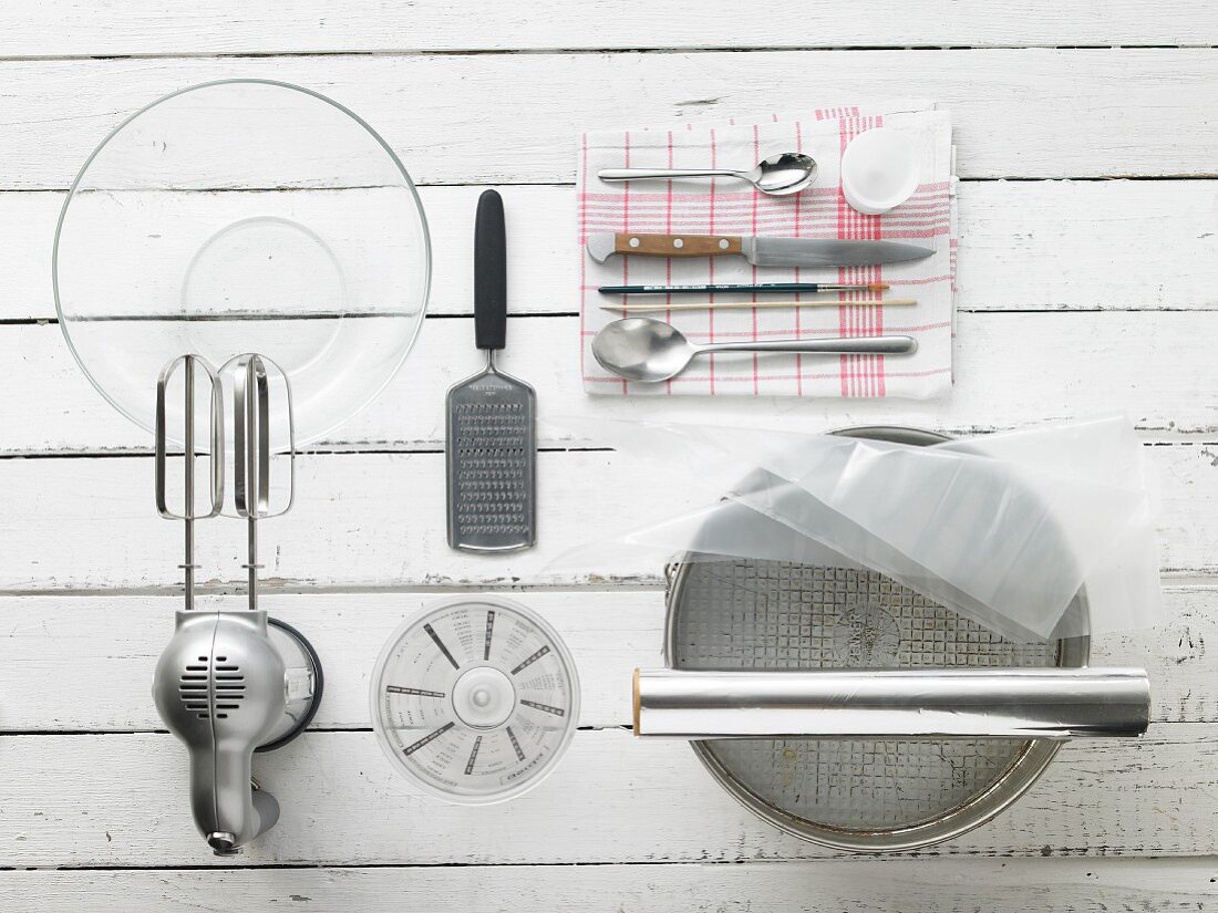 Utensils for making Easter cakes