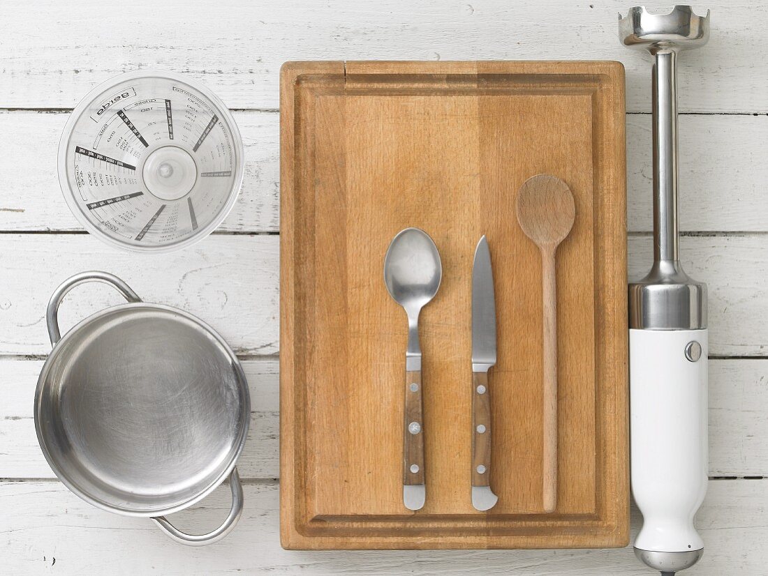 Kitchen utensils for making vegetable purée