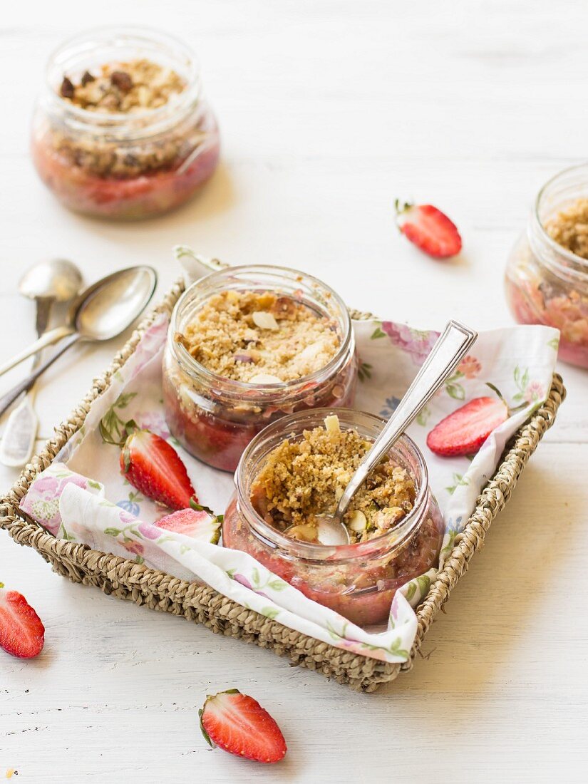 Strawberry and rhubarb crumble