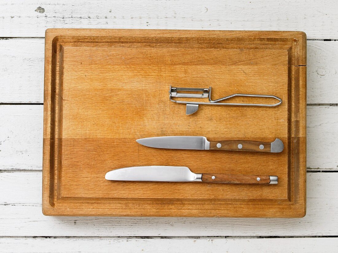 Kitchen utensils for making radish sandwiches