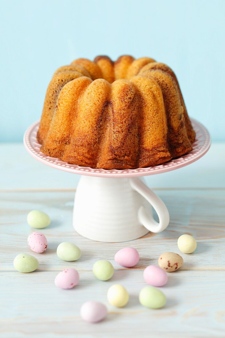 Marble cake and Easter eggs