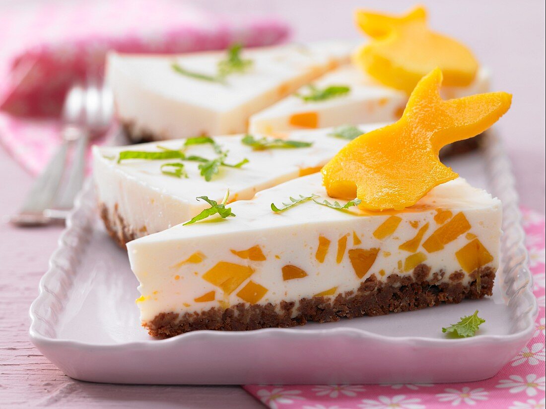 Österliche Frischkäse-Mango-Torte