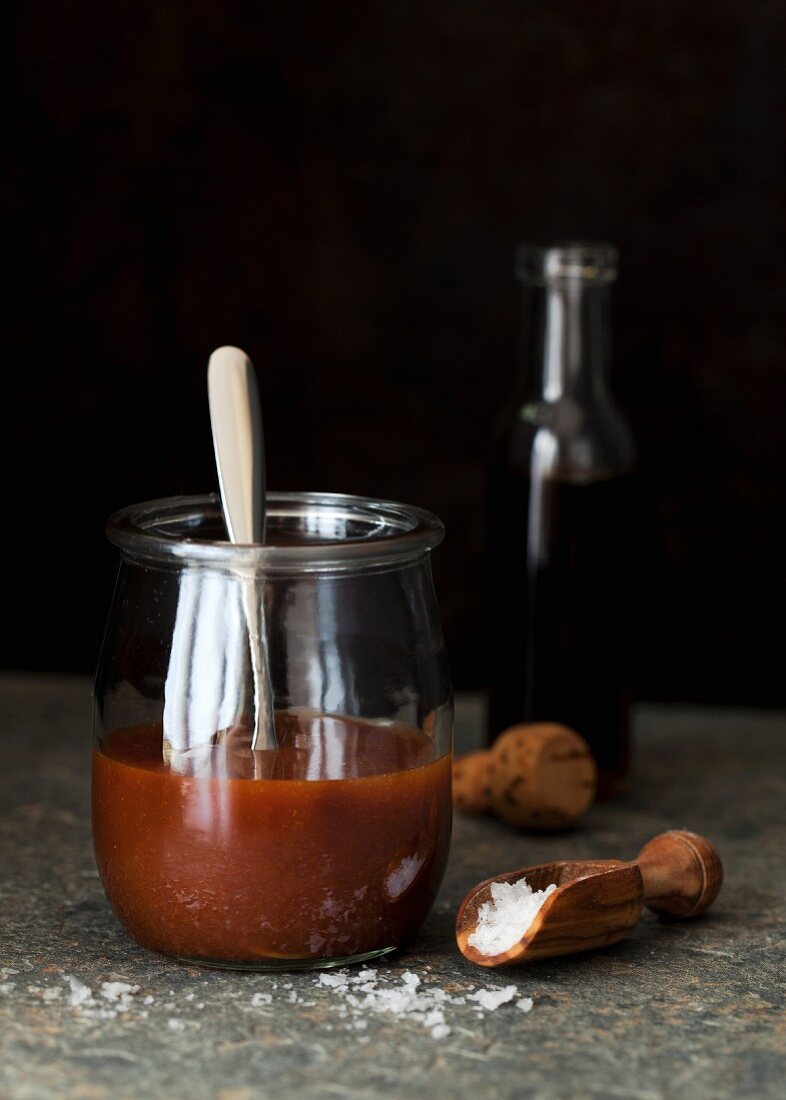 Gesalzene Karamellsauce mit Meersalzflocken