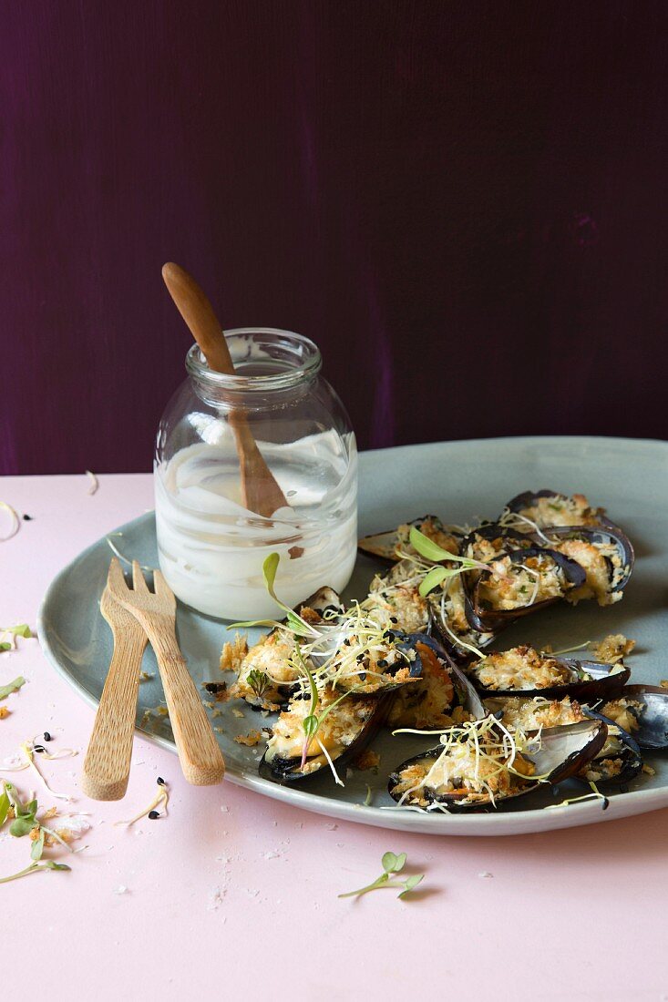 Gratinated mussels with a lemon and miso mayonnaise and a Panko crust