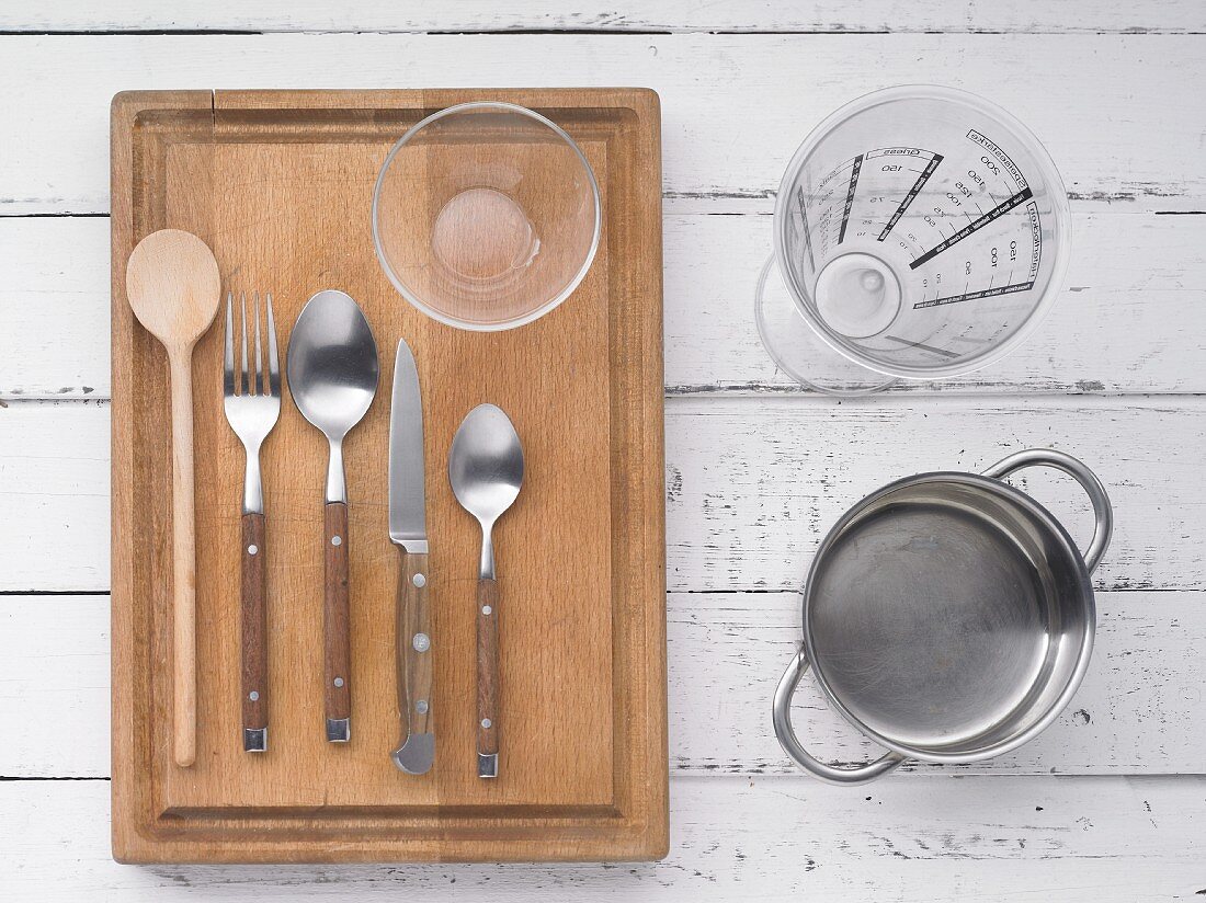 Kitchen utensils for making barley porridge