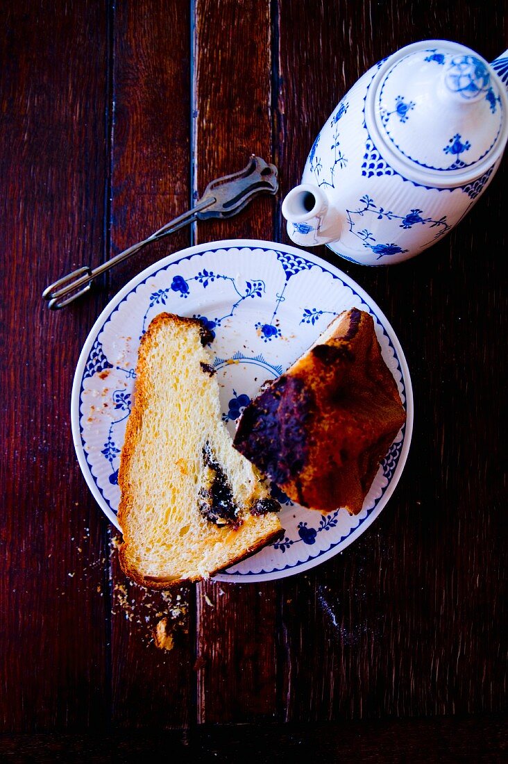 Panettone served with coffee