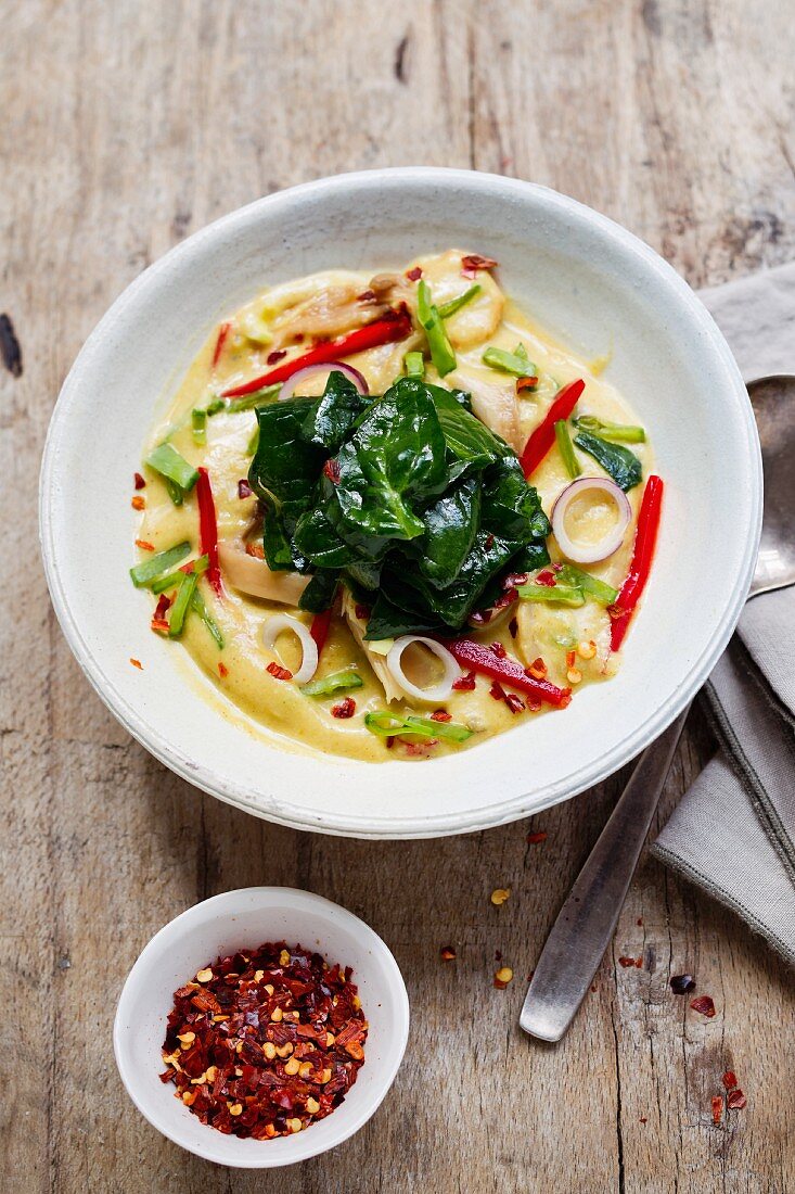 Raw vegetable Thai curry with coconut and spinach