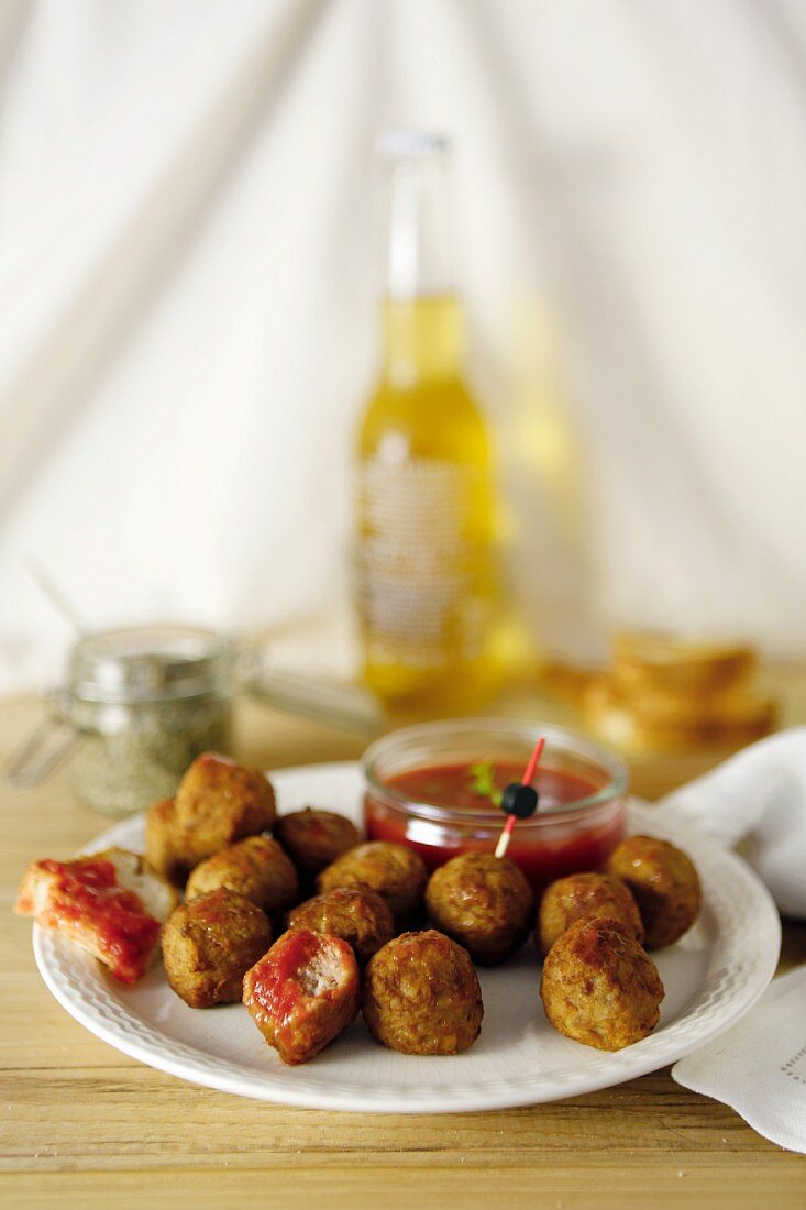 Meatballs with ketchup