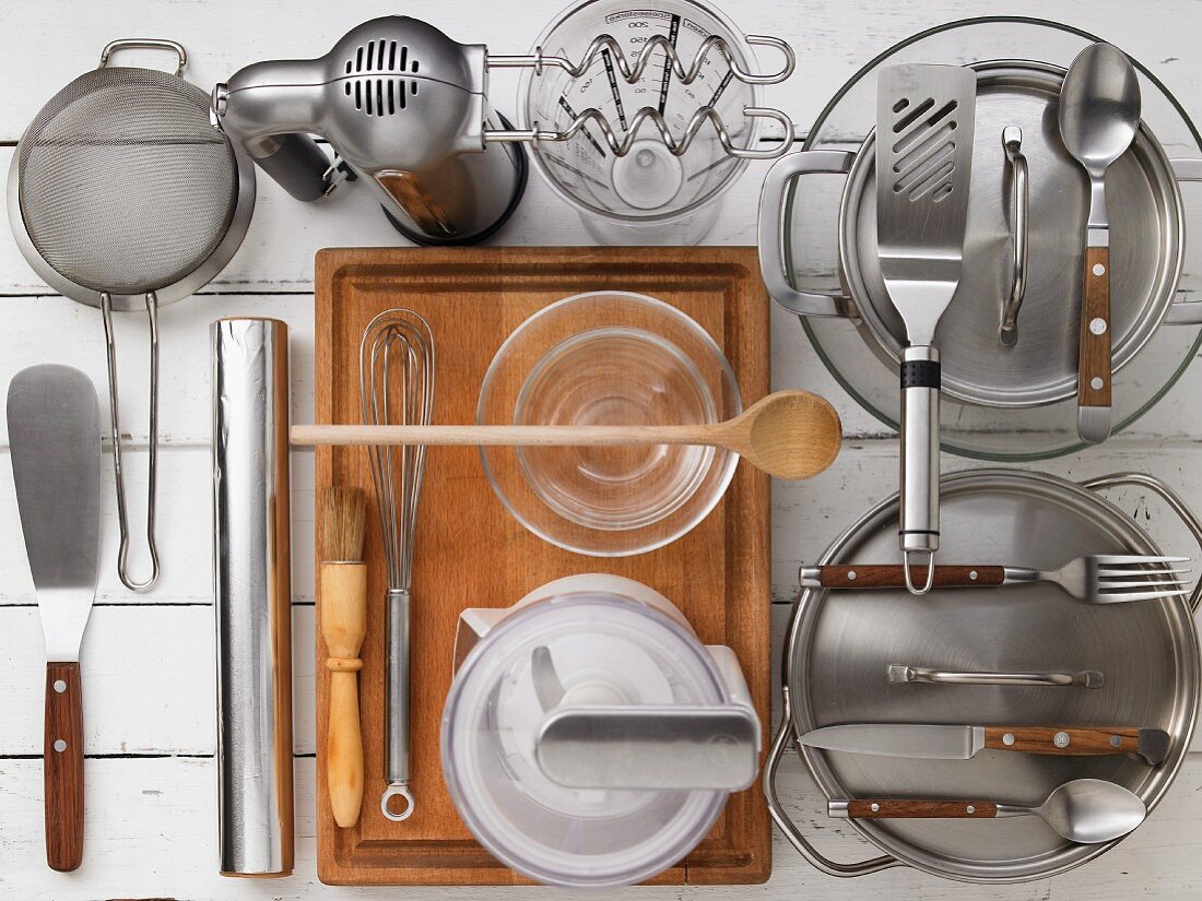 Kitchen utensils for preparing meatloaf