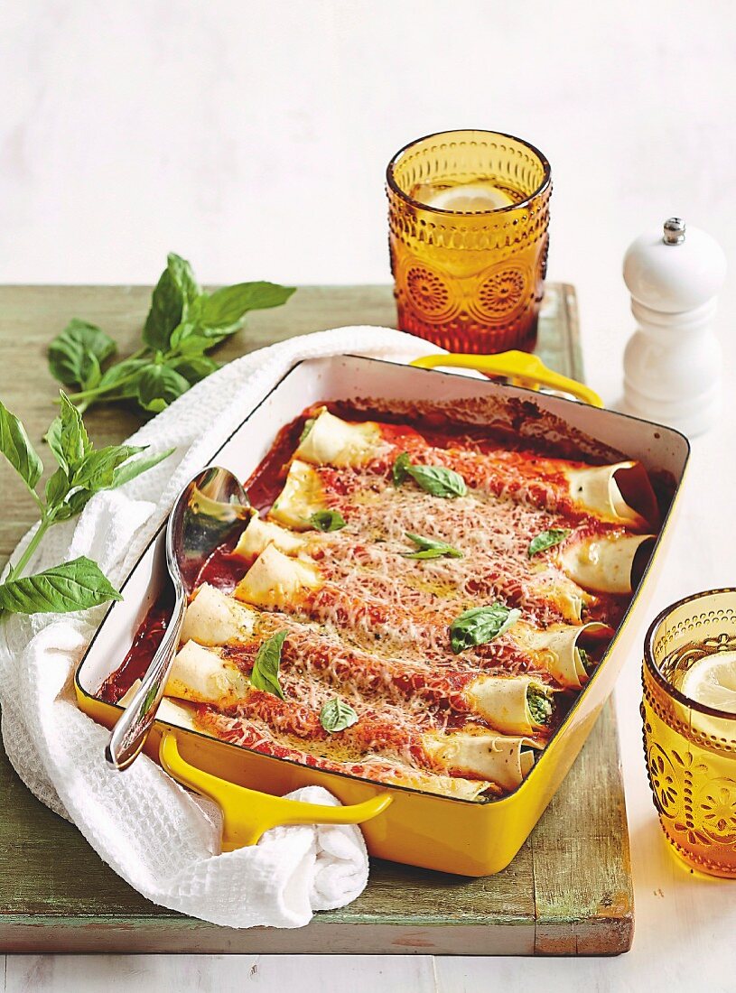 Spinat-Ricotta-Cannelloni in der Backform