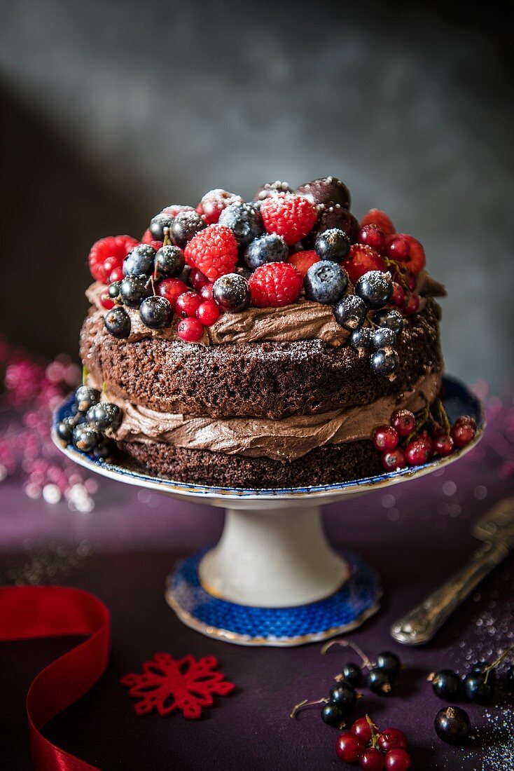 Schokoladentorte mit Beeren