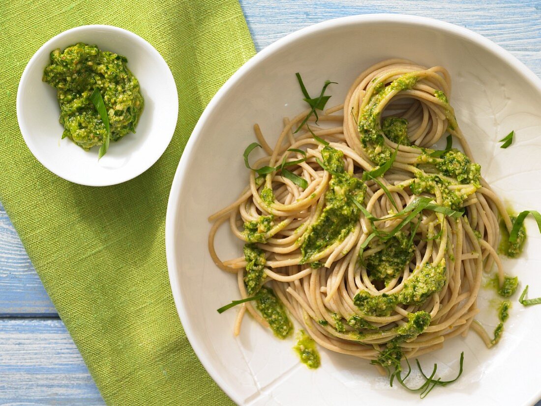 Spaghetti with wild garlic and almond pesto