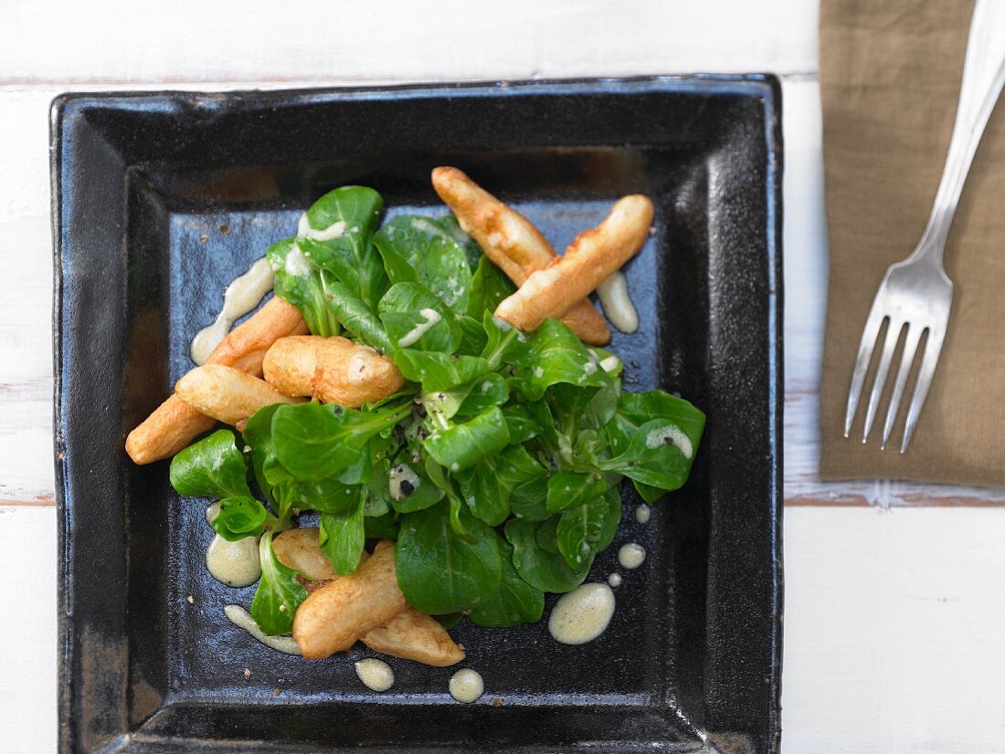 Gebackene Schwarzwurzeln mit Feldsalat