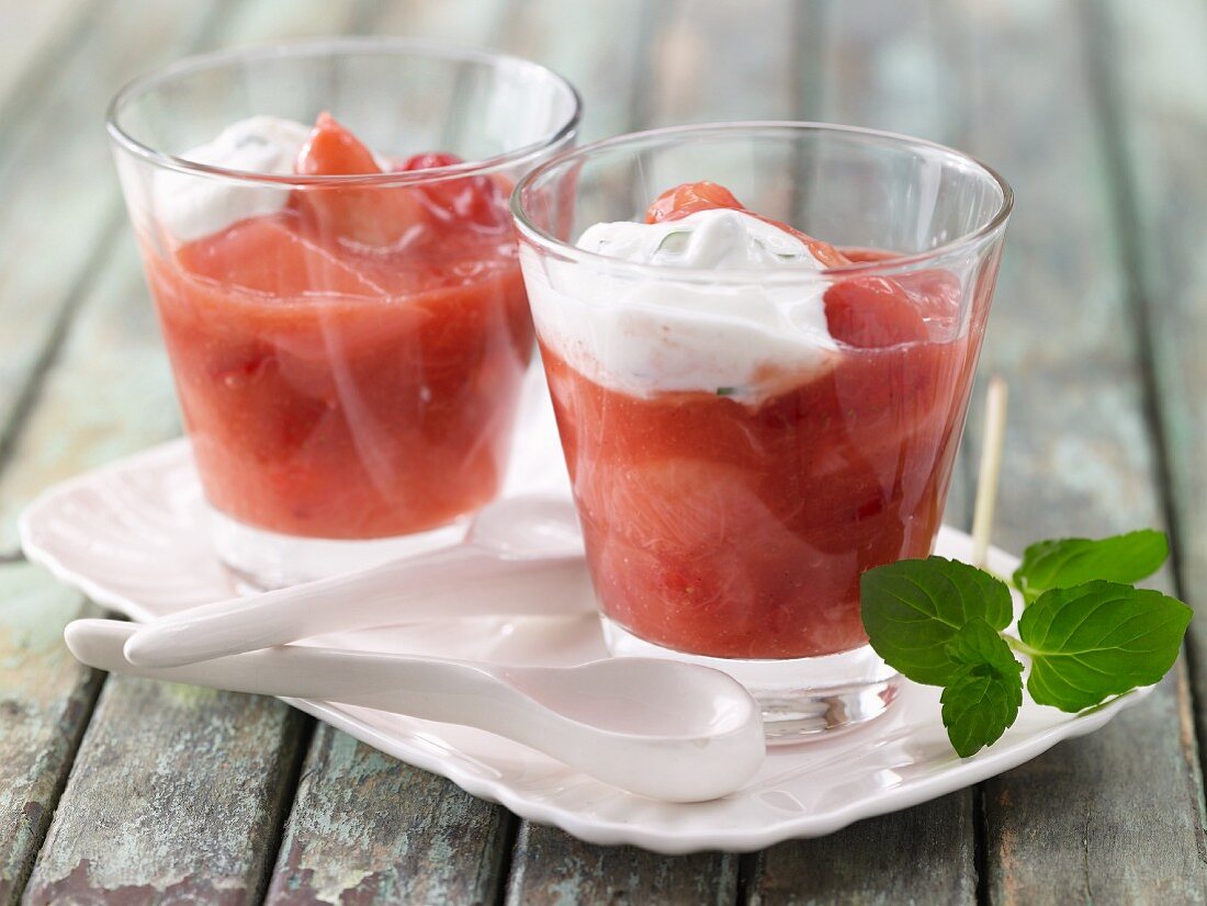 Strawberry and rhubarb jelly with mint and yoghurt sauce