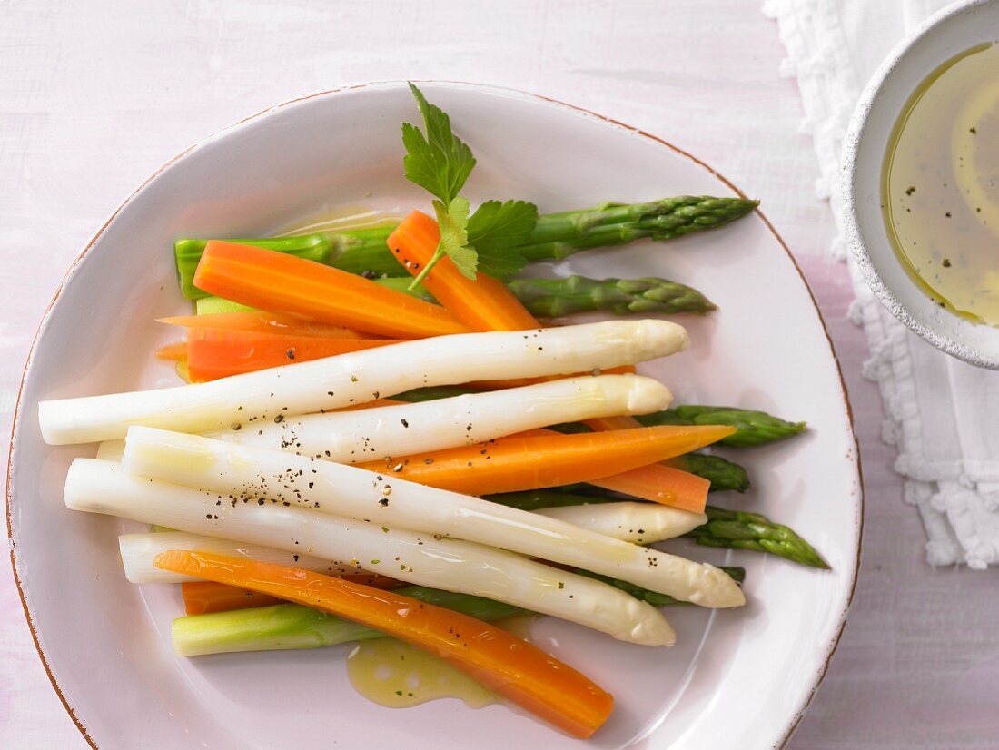 Marinated asparagus with carrots