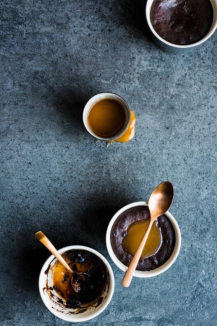 Molten chocolate pudding with caramel sauce (seen from above)