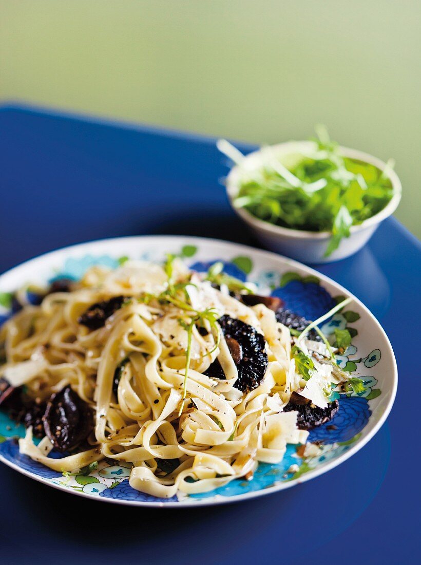 Tagliatelle mit gebratenen Shiitakepilzen