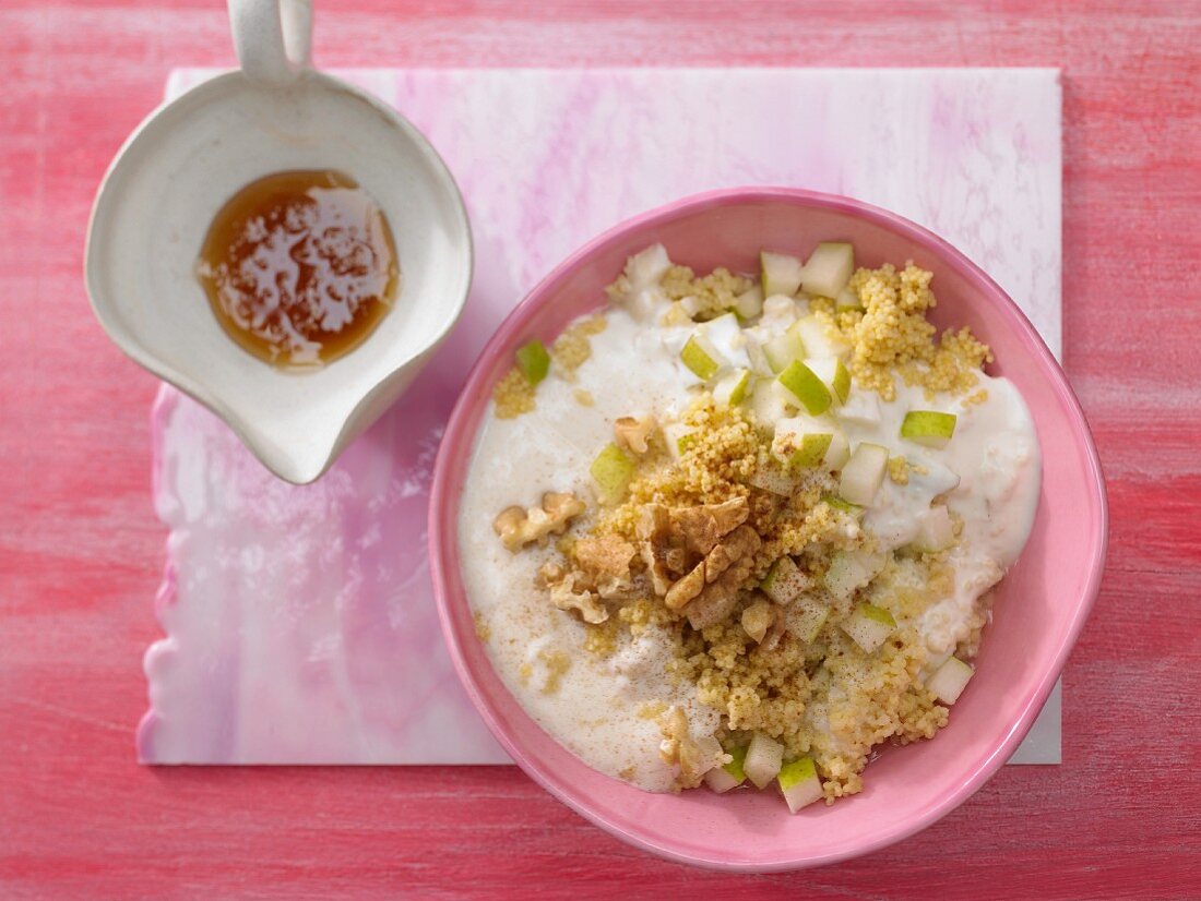 Millet and pear muesli with cinnamon and walnuts