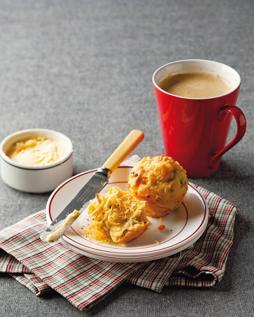 Cheese muffins with chilli and biltong