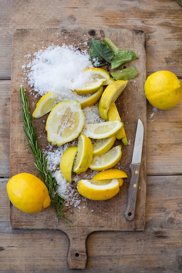 Ingredients for pickled lemons