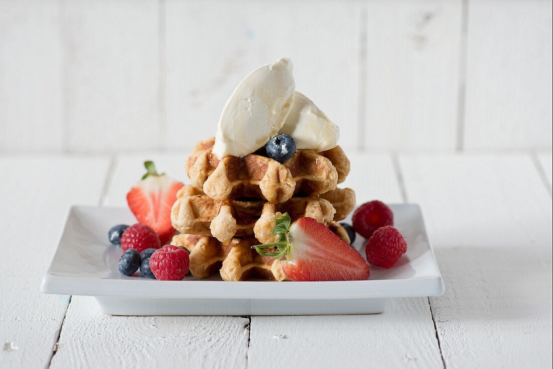 Waffles with mascarpone and berries