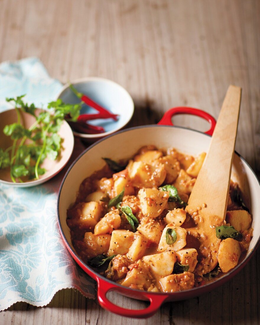 Spicy potato & tamarind curry