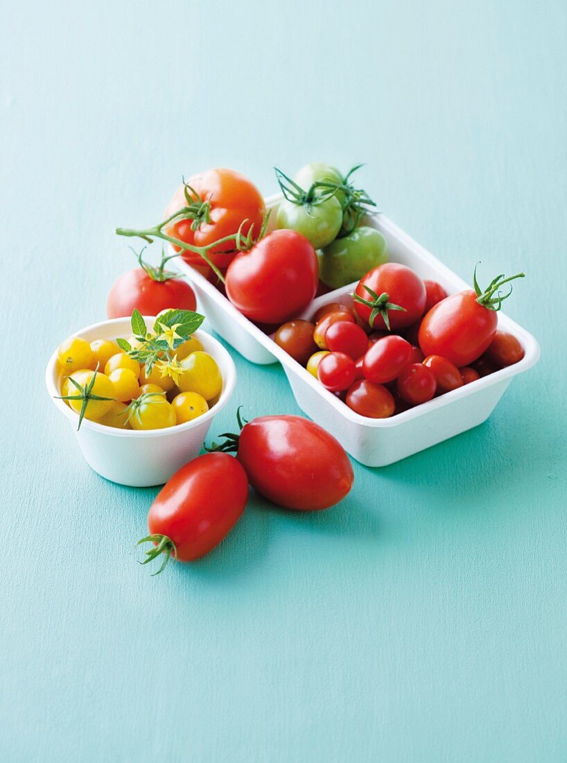 An arrangement of tomatoes