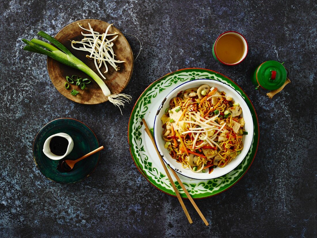 Mee Goreng (an Indonesien noodle dish) with vegetables