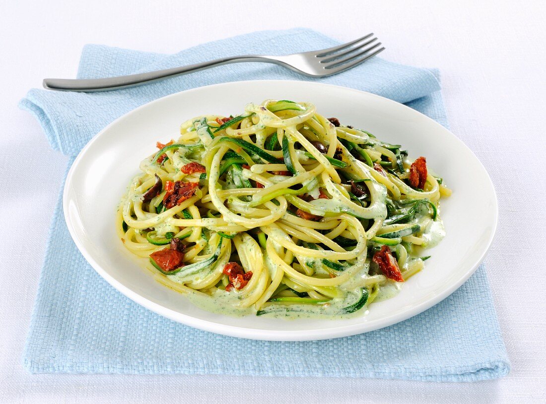Spaghetti with courgette and olives