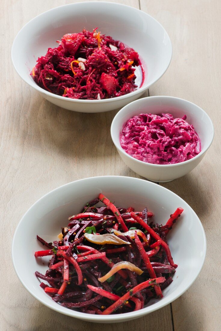 Rote-Bete-Salat mit Orangen und Mandeln, Rote-Bete-Salat mit Apfel und Sauerrahm, Rote-Bete-Salat mit Hering