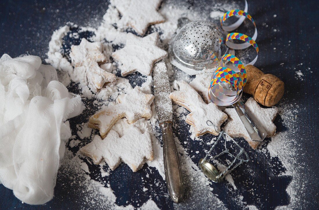 Christmas biscuits with icing sugar