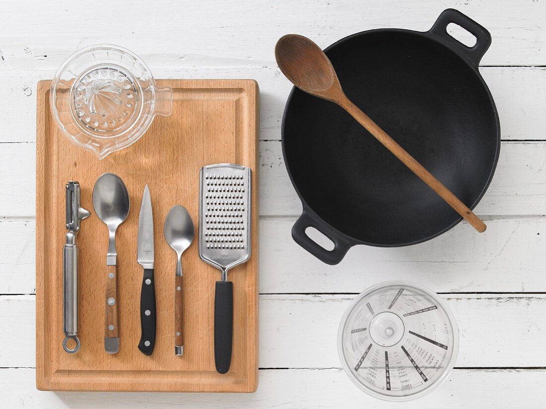 Assorted cooking utensils for wok dishes